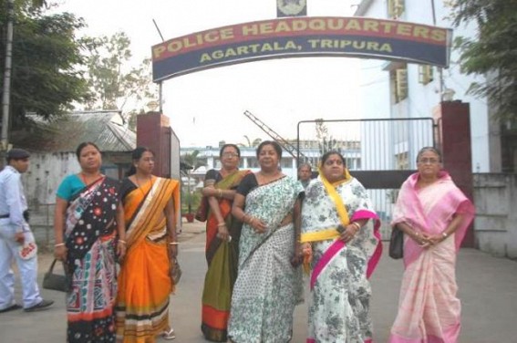 Manik’s TSECL close aide Shantanu Das case: Tripura Pradesh Mahila Congress knocks the door of DGP to seek legal action against TSECL CMD Manik’s TSECL close aide Shantanu Das case: Tripura Pradesh Mahila Congress knocks the door of DGP to seek legal action against TSECL CMD